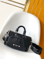 Louis Vuitton Handbags M13988 — Catalogue 127154