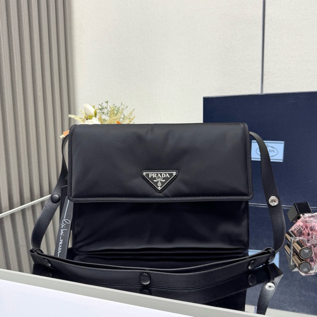 Catalogue article 3e0bb239a9 — view 1