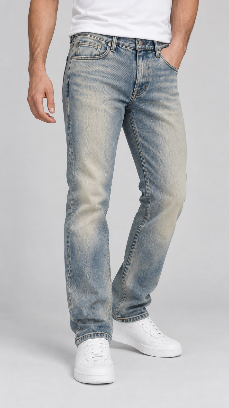 Men’s Straight-Fit Jeans – Vintage Light Blue - angled front