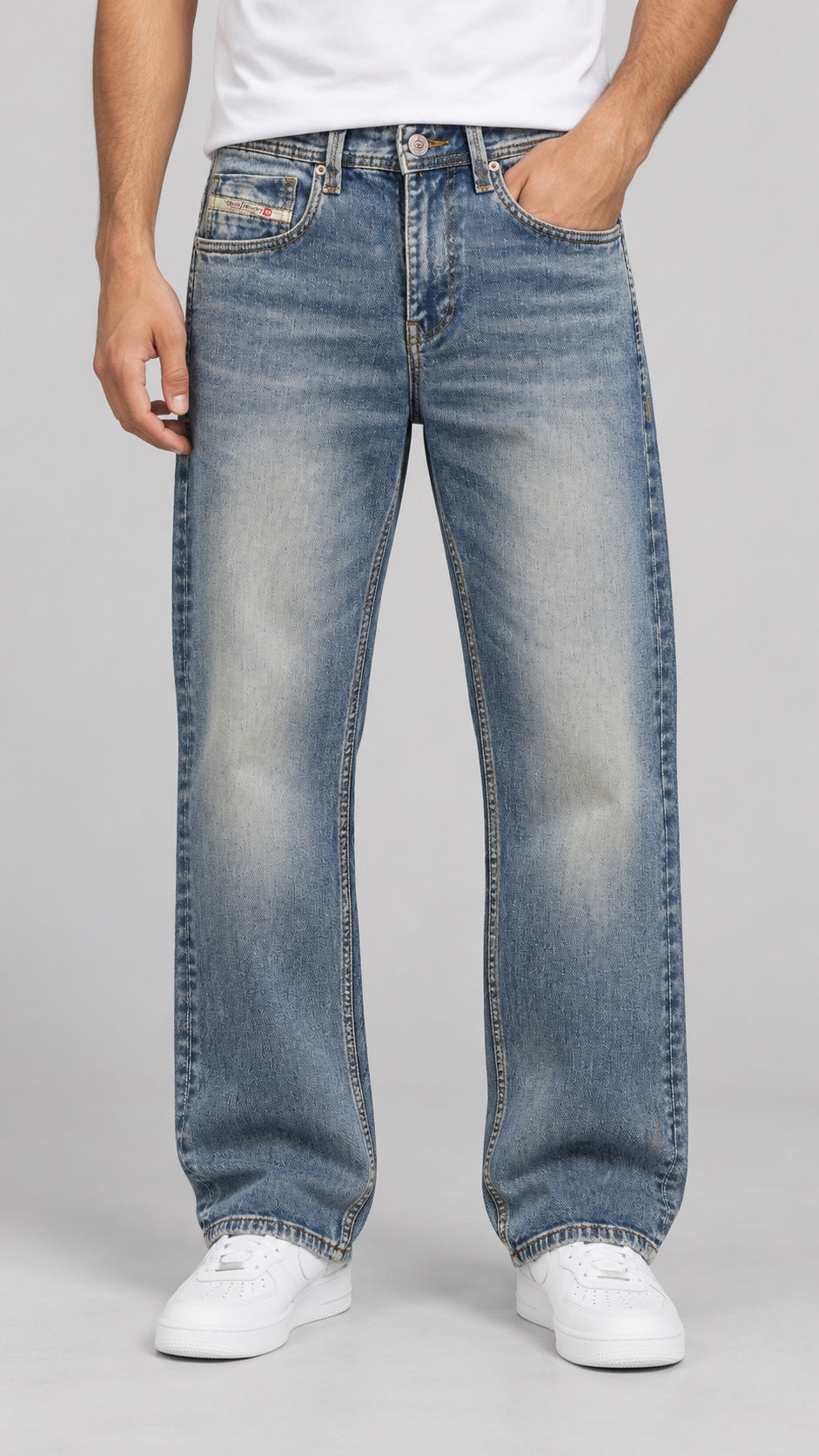 DSL — Men’s Wide-Bottom Straight-Fit Jeans – Light Vintage Blue — front