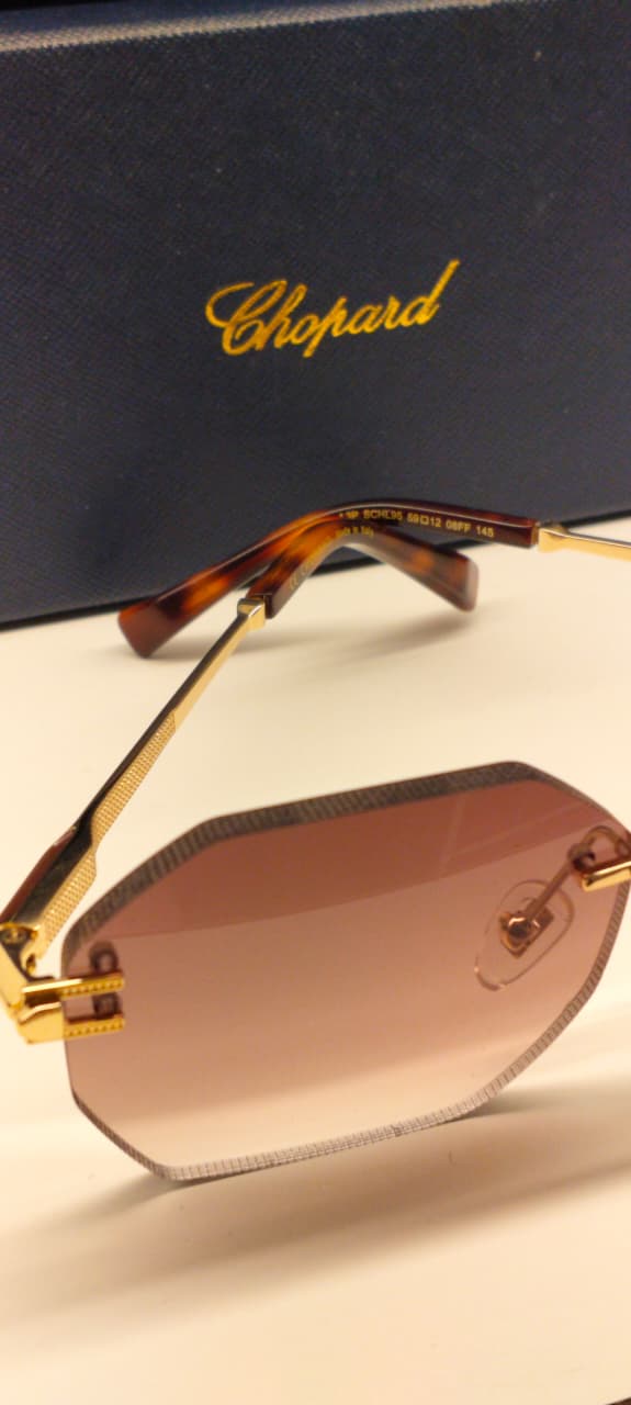 CHPD — Gold Brown Gradient Geometric Sunglasses – Model 5 - actual product photograph 2
