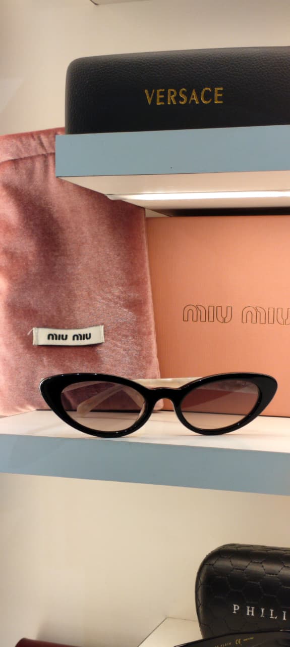 MM — Black Cat-Eye Sunglasses – Model 3 - actual product 1