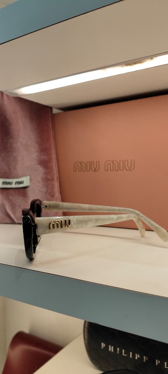 MM — Black Cat-Eye Sunglasses – Model 3 - actual product 2